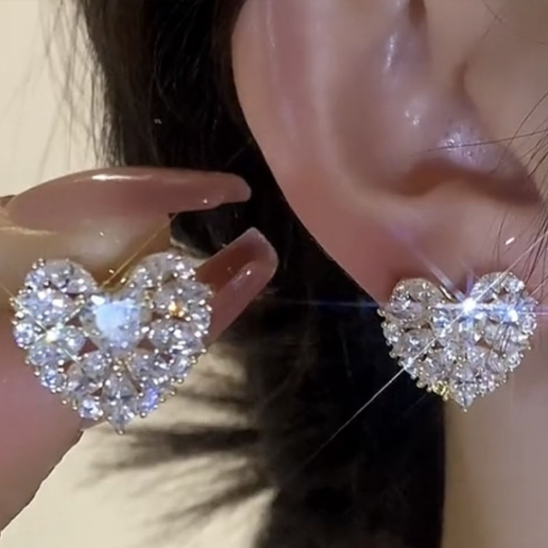 滿鑽愛心輕奢銀針耳環