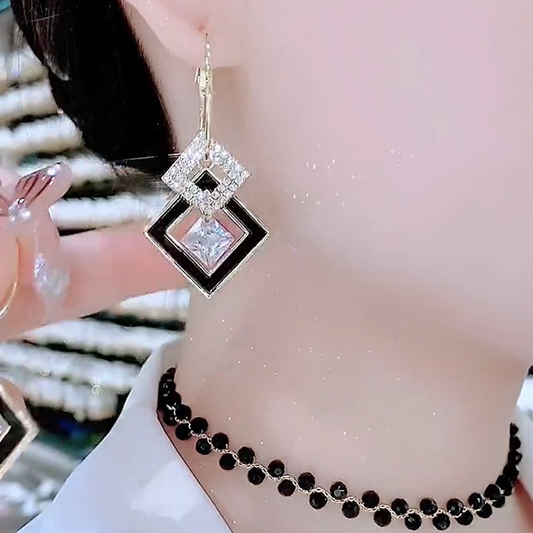 黑色方形幾何氣質耳環