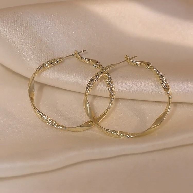 扭曲大耳圈耳環