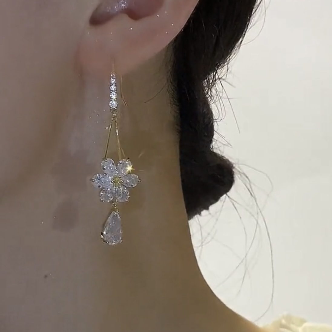 時尚鋯石花朵流蘇耳環