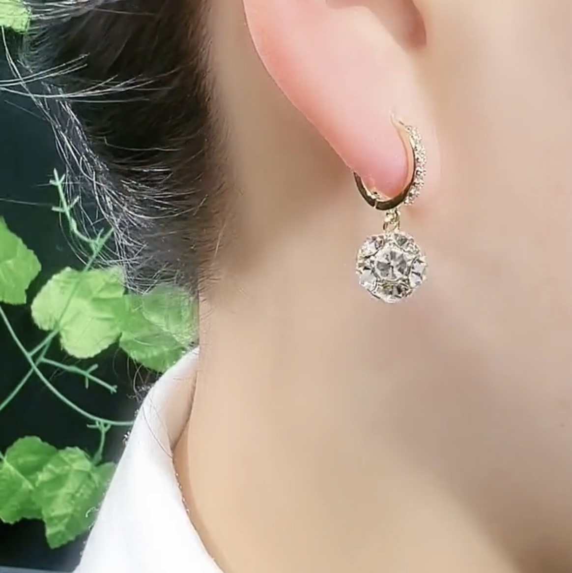 精緻鑽球耳扣耳環