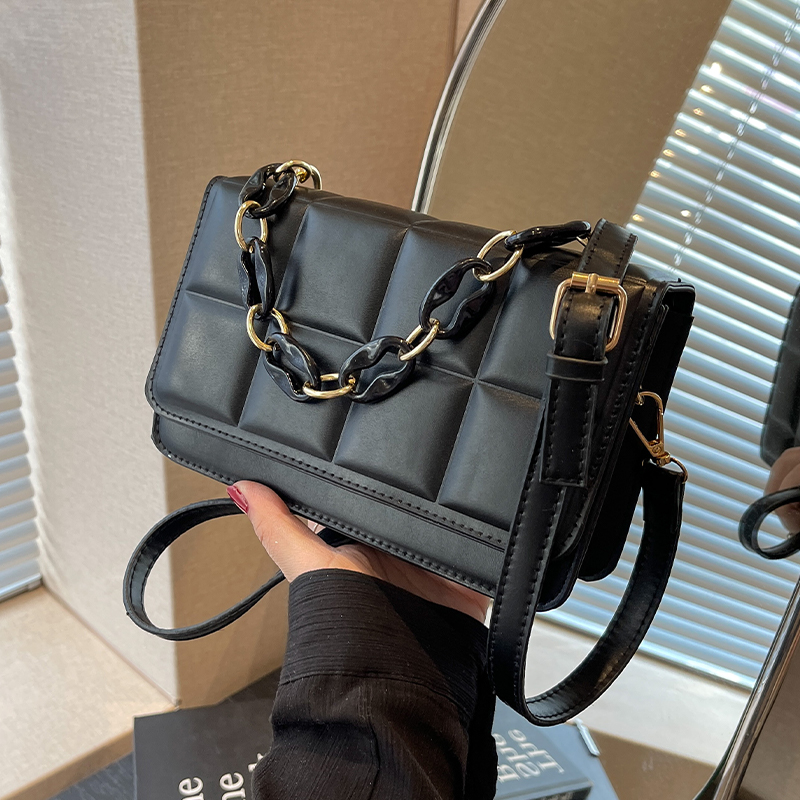 COOLE真皮女包2023新款小众设计潮流高级纯色精致简约百搭斜挎小方包