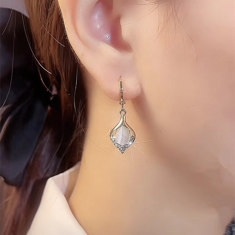 新款銀杏葉貓眼石耳扣