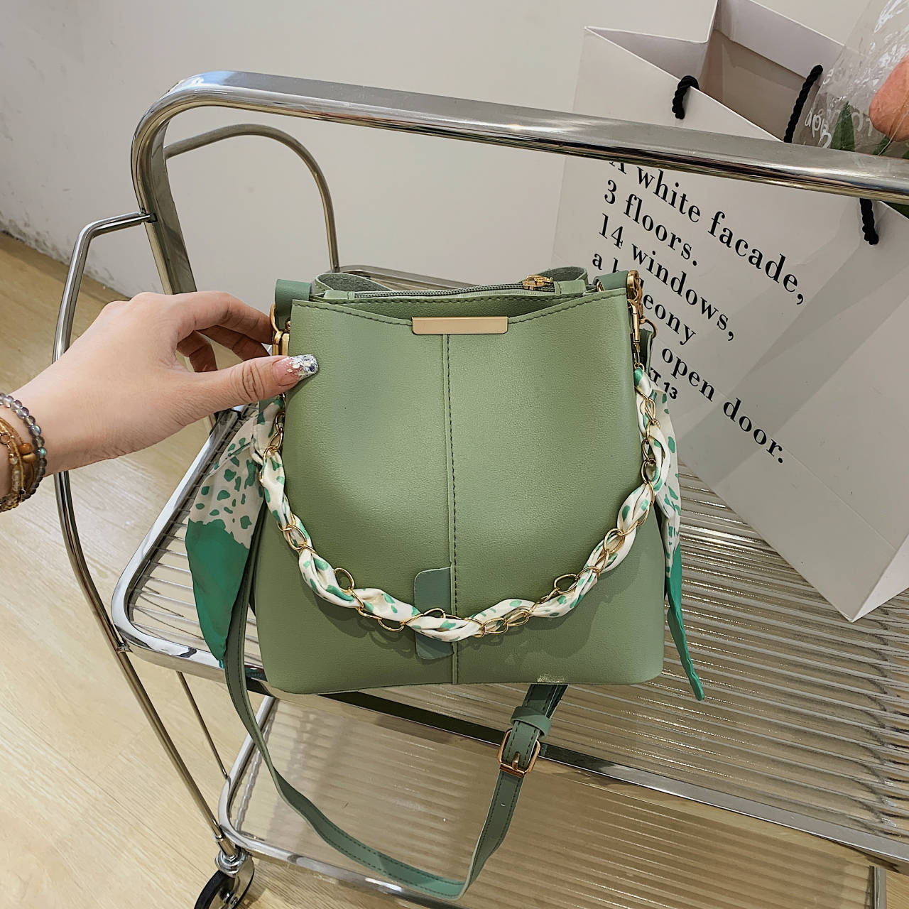 韩版纯色精致简约百搭斜挎小方包