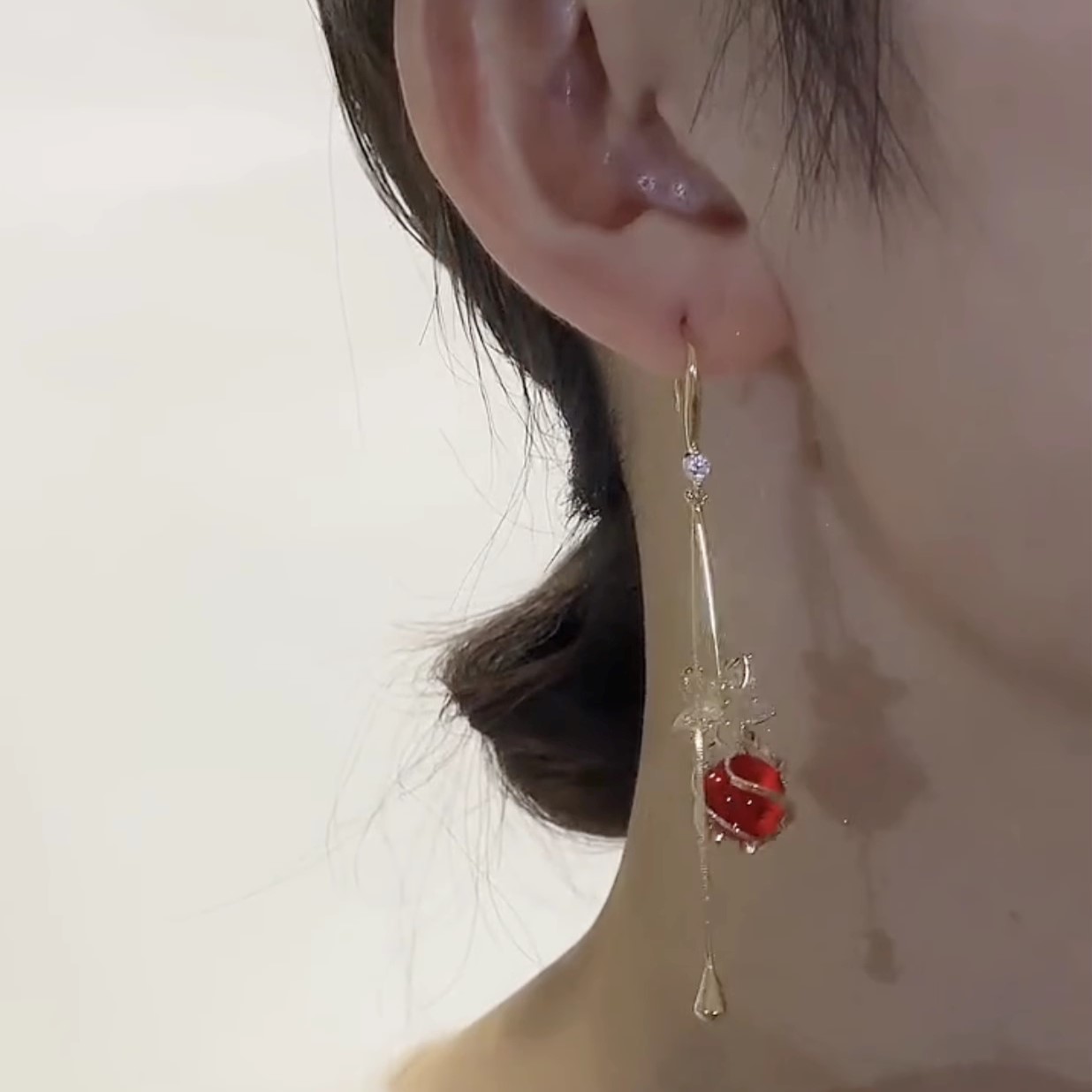 超仙紅色貓眼石流蘇耳環