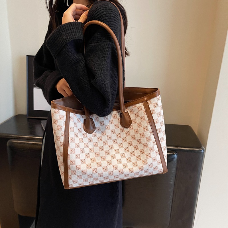 【沫緹甄選】大容量包包秋季百搭新款時尚復古單肩包腋下通勤包托特包