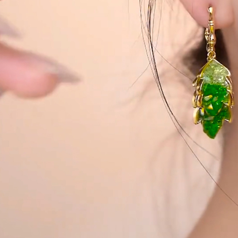 翠綠樹葉鋯石耳環