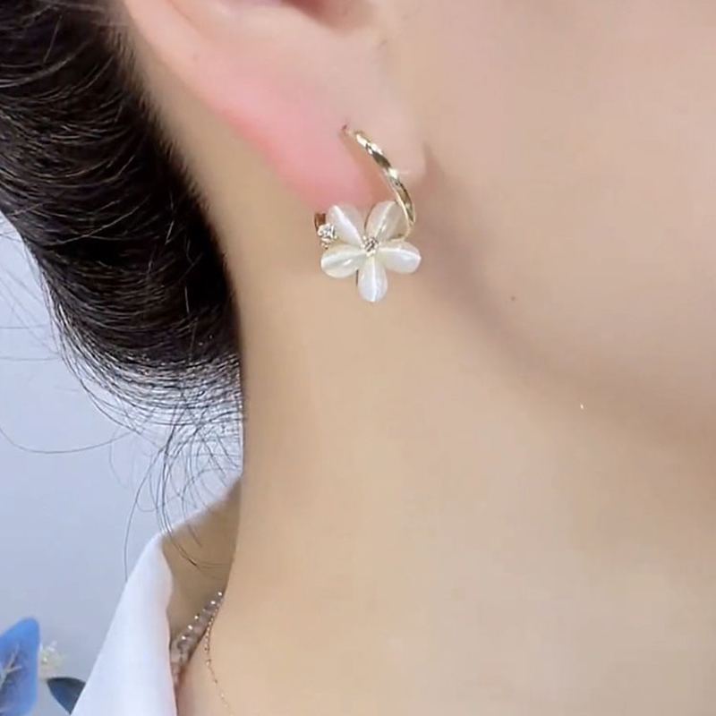 貓眼石花朵耳環