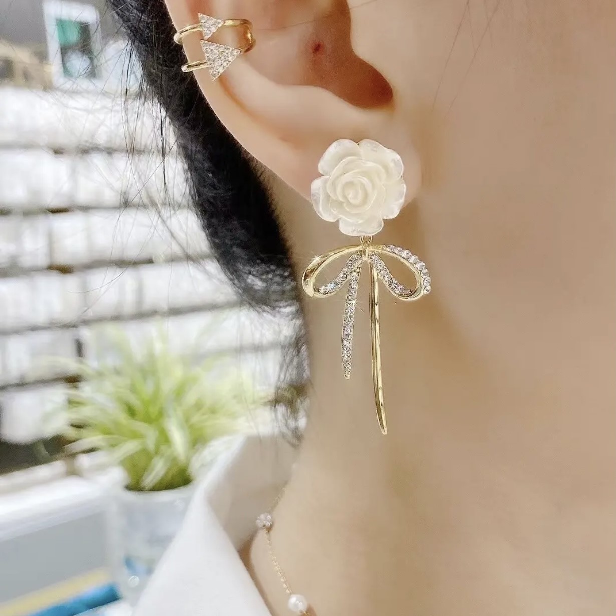 白色仙氣花朵耳環