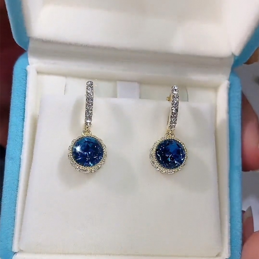 閃亮藍色鋯石耳環
