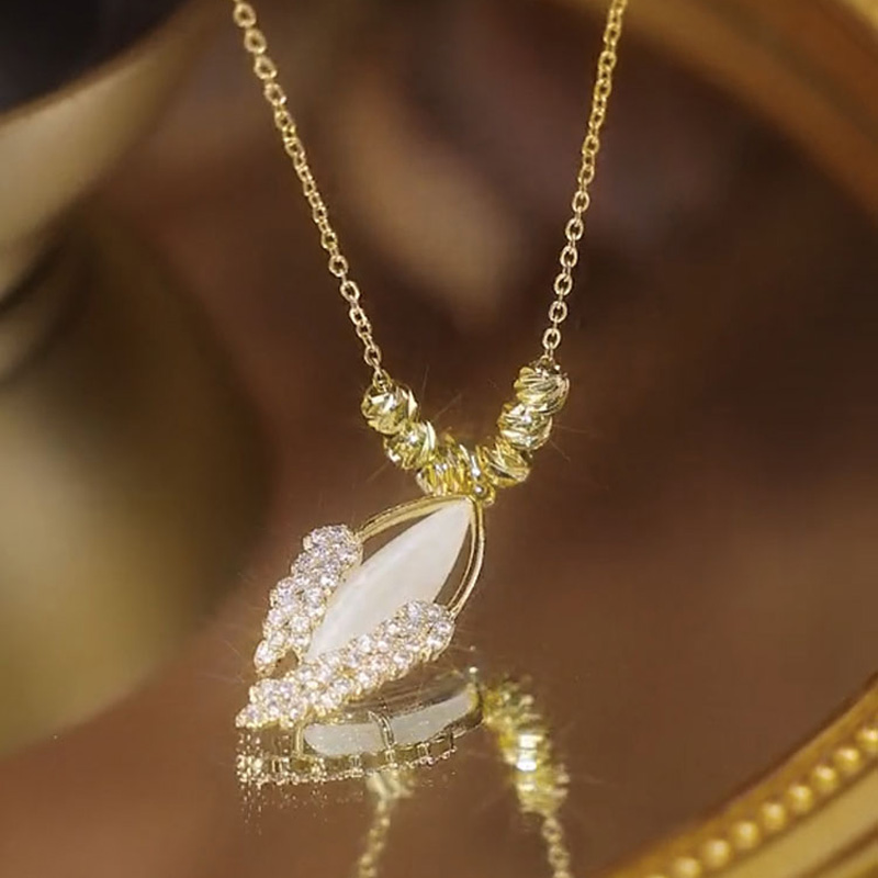 金色貓眼石樹葉項錬  