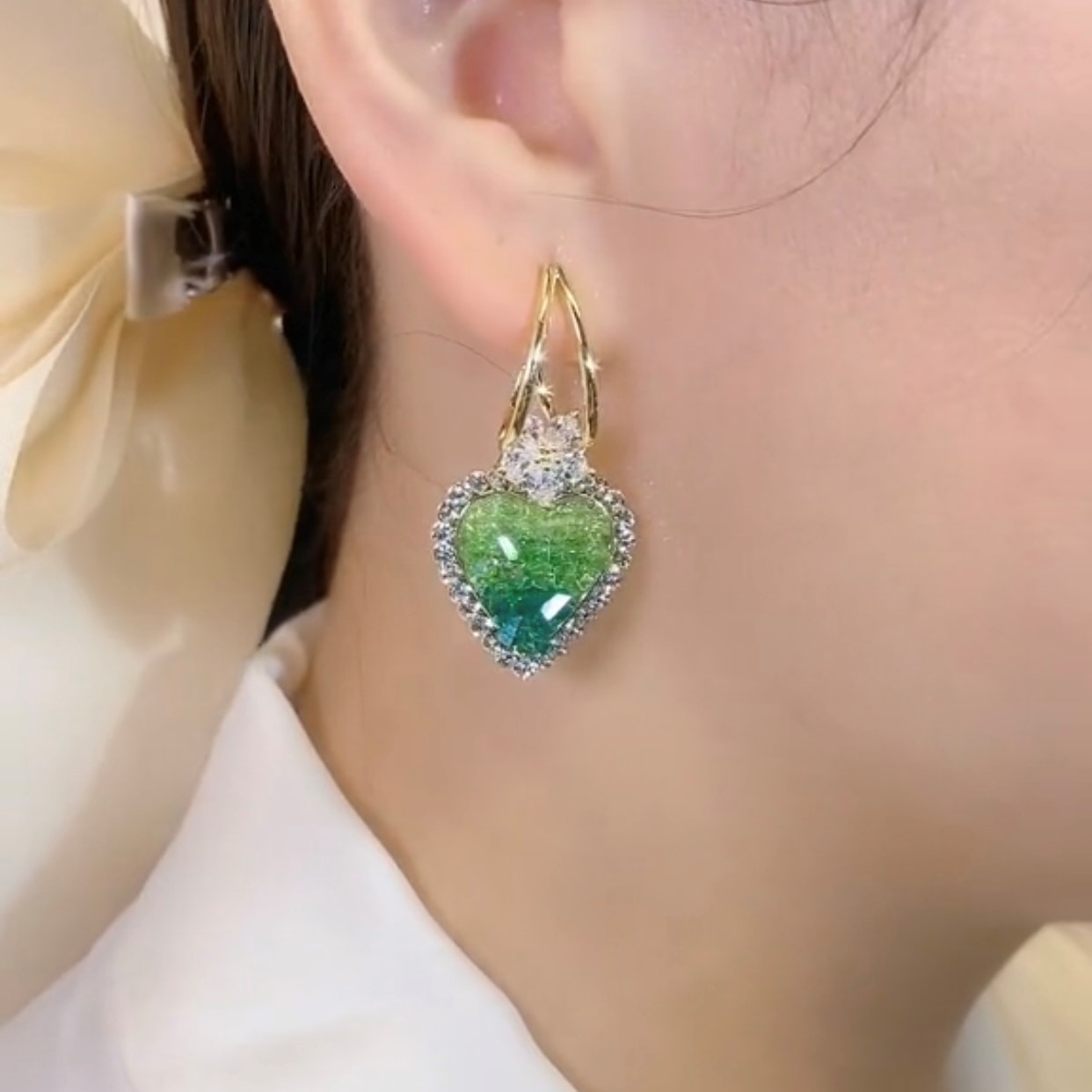 鑲鑽綠色/黑色氣質愛心耳環