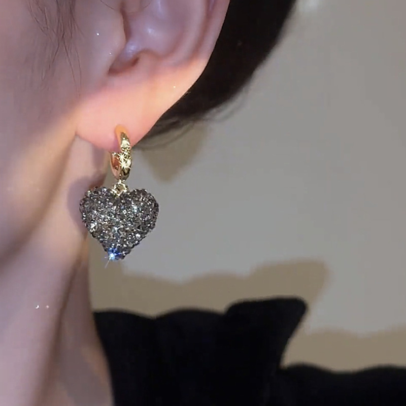 輕奢灰滿鑽愛心s925銀耳環   