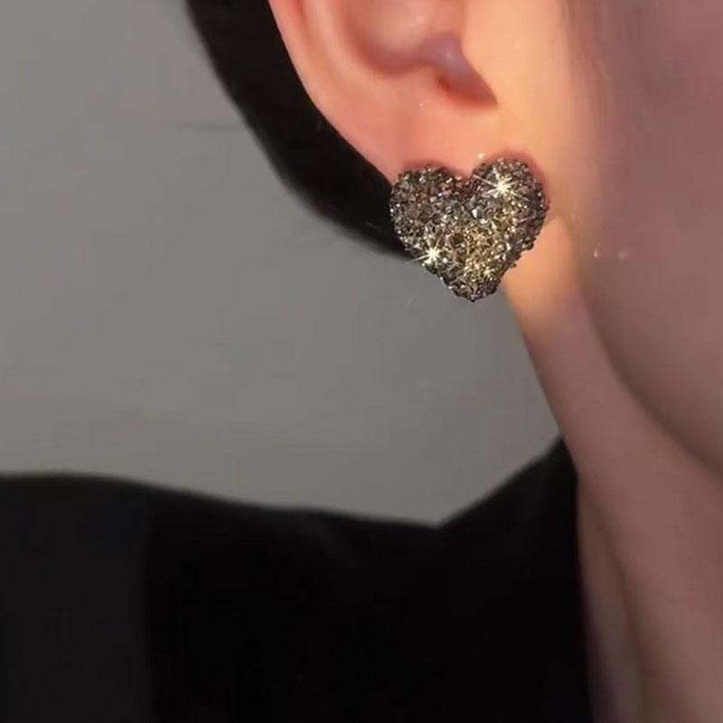 輕奢灰滿鑽愛心s925銀耳環   