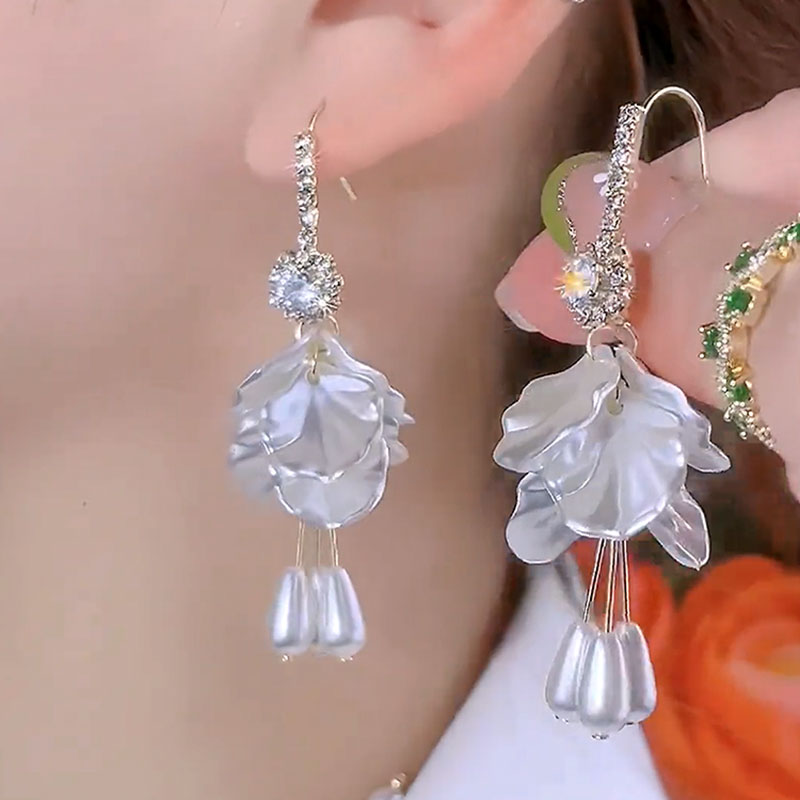長款貝殼珍珠花瓣耳環