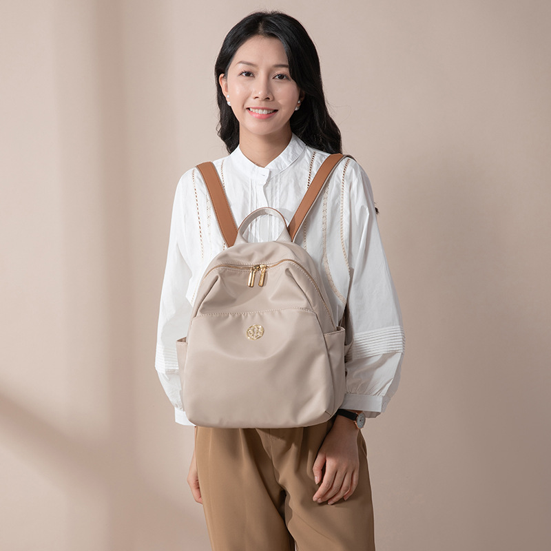 休閒旅行輕便大容量後背包