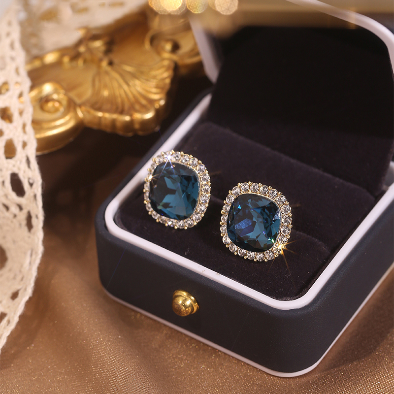 日常通勤精緻藍色水晶耳環