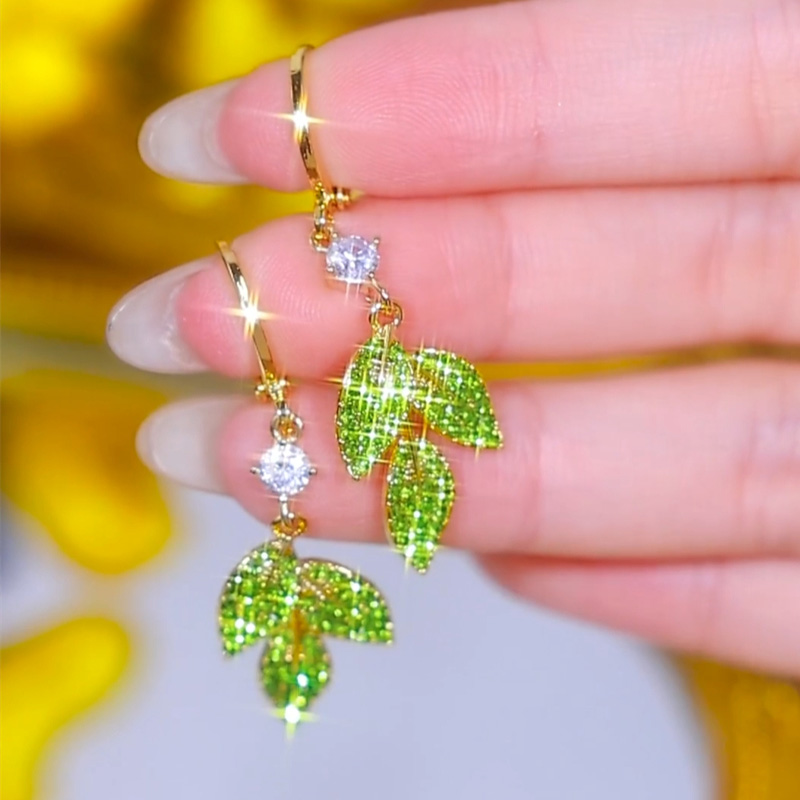 綠色滿鑽樹葉耳環