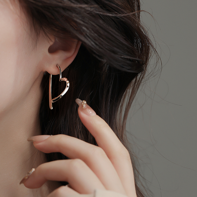 「怦然心動」交叉心形金屬耳環