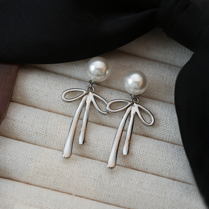 「銀鈴」灰珍珠少女心蝴蝶結耳環