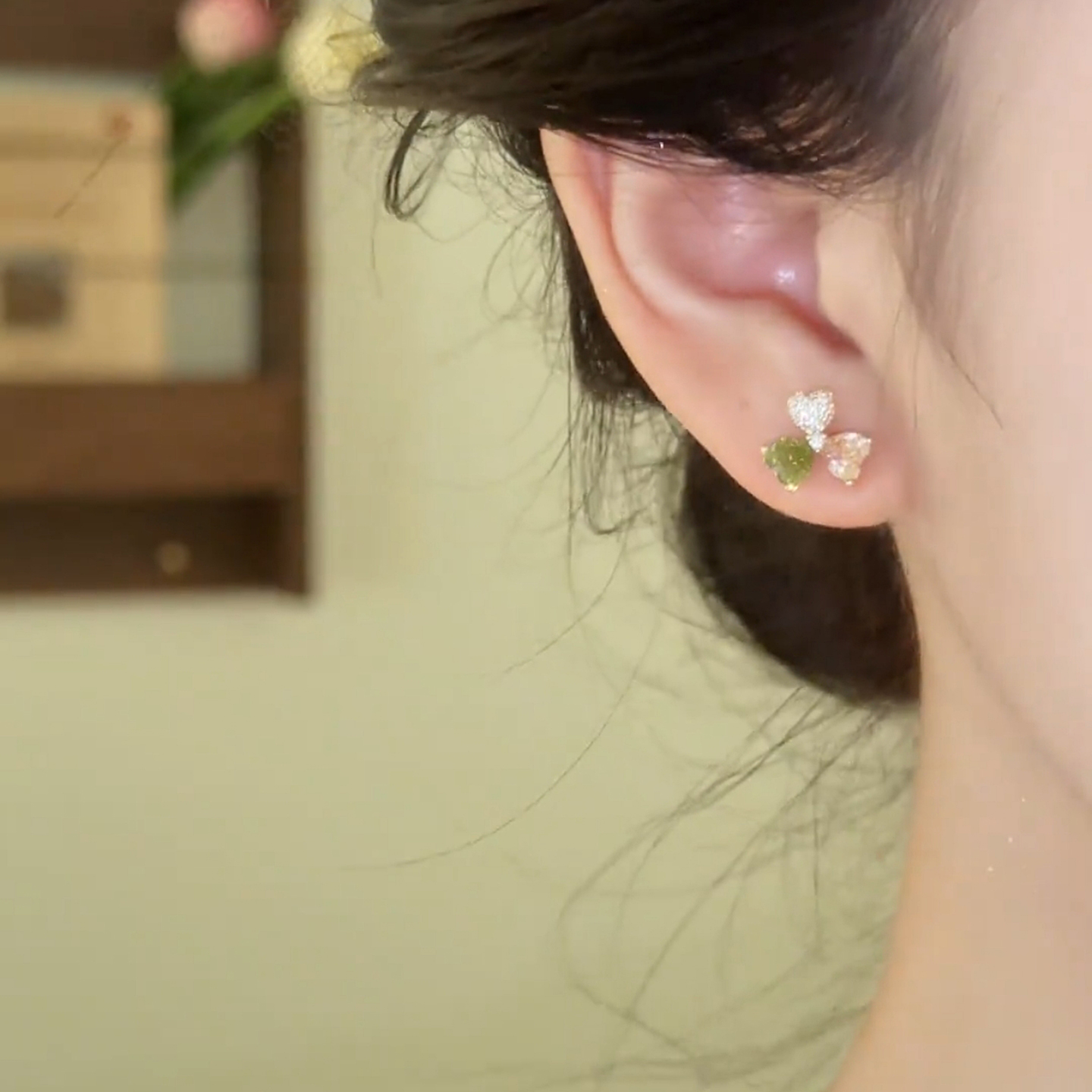 精緻輕奢彩色三葉草耳環