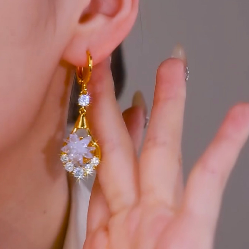 輕奢鑲鑽鋯石水晶耳環