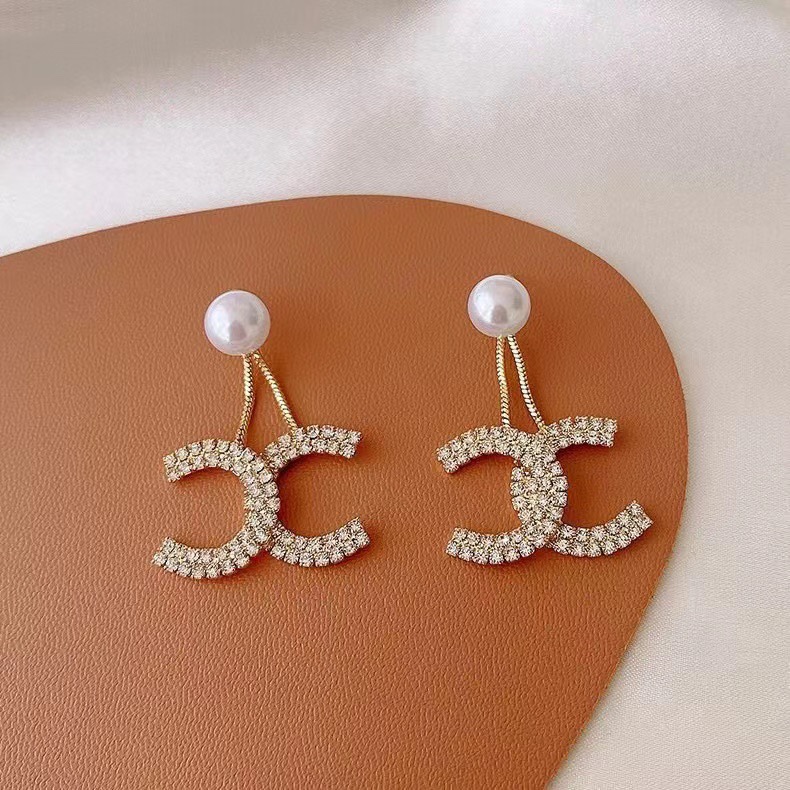 珍珠輕奢個性雙C耳環   