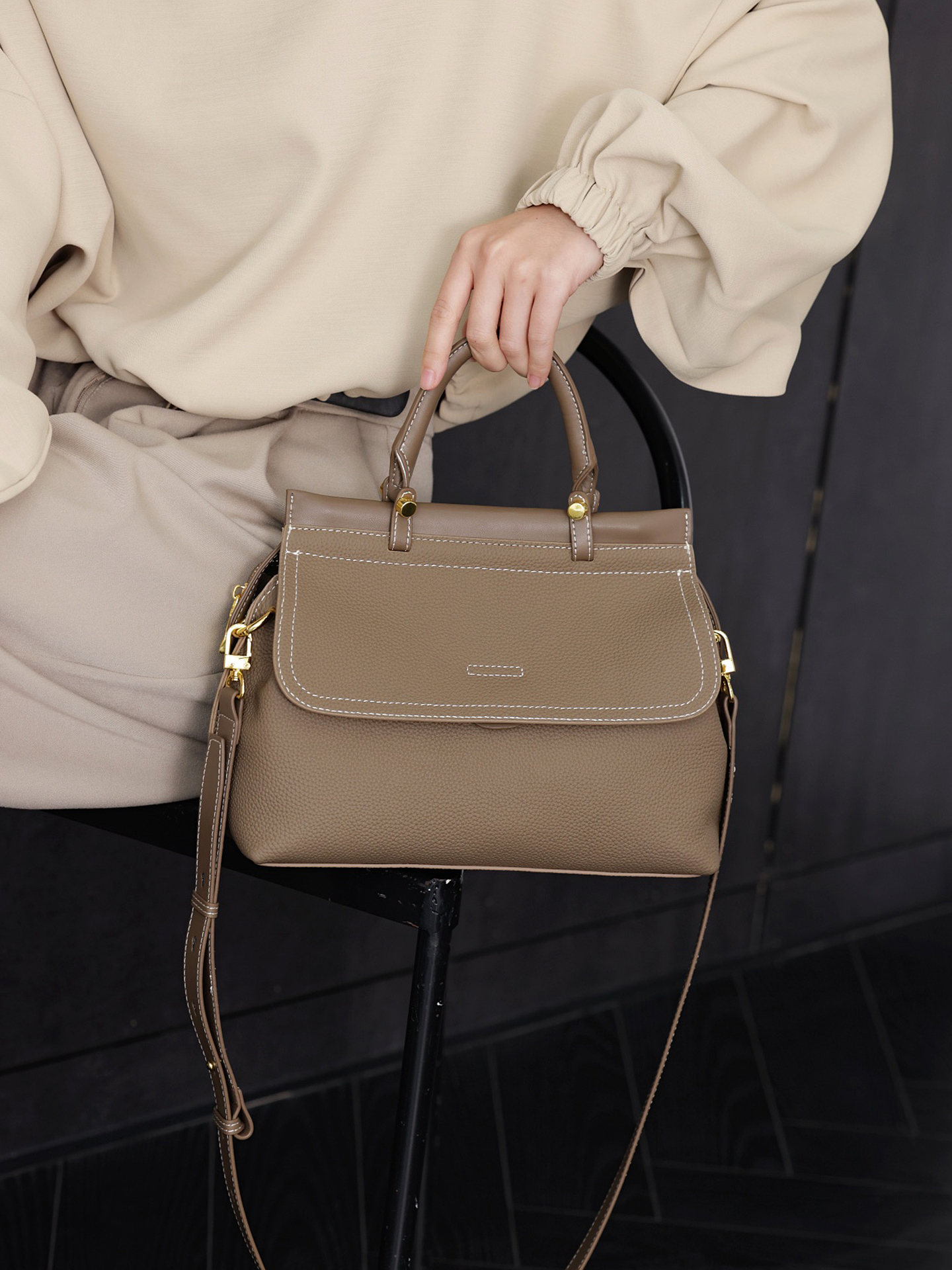 輕奢頭層牛皮手提包真皮斜肩包