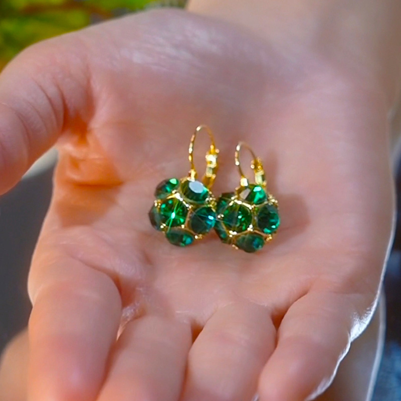 祖母綠色水晶鑽球耳環