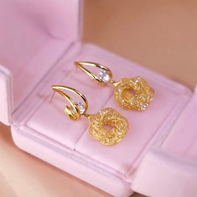 時尚花朵鏤空鋯石耳環