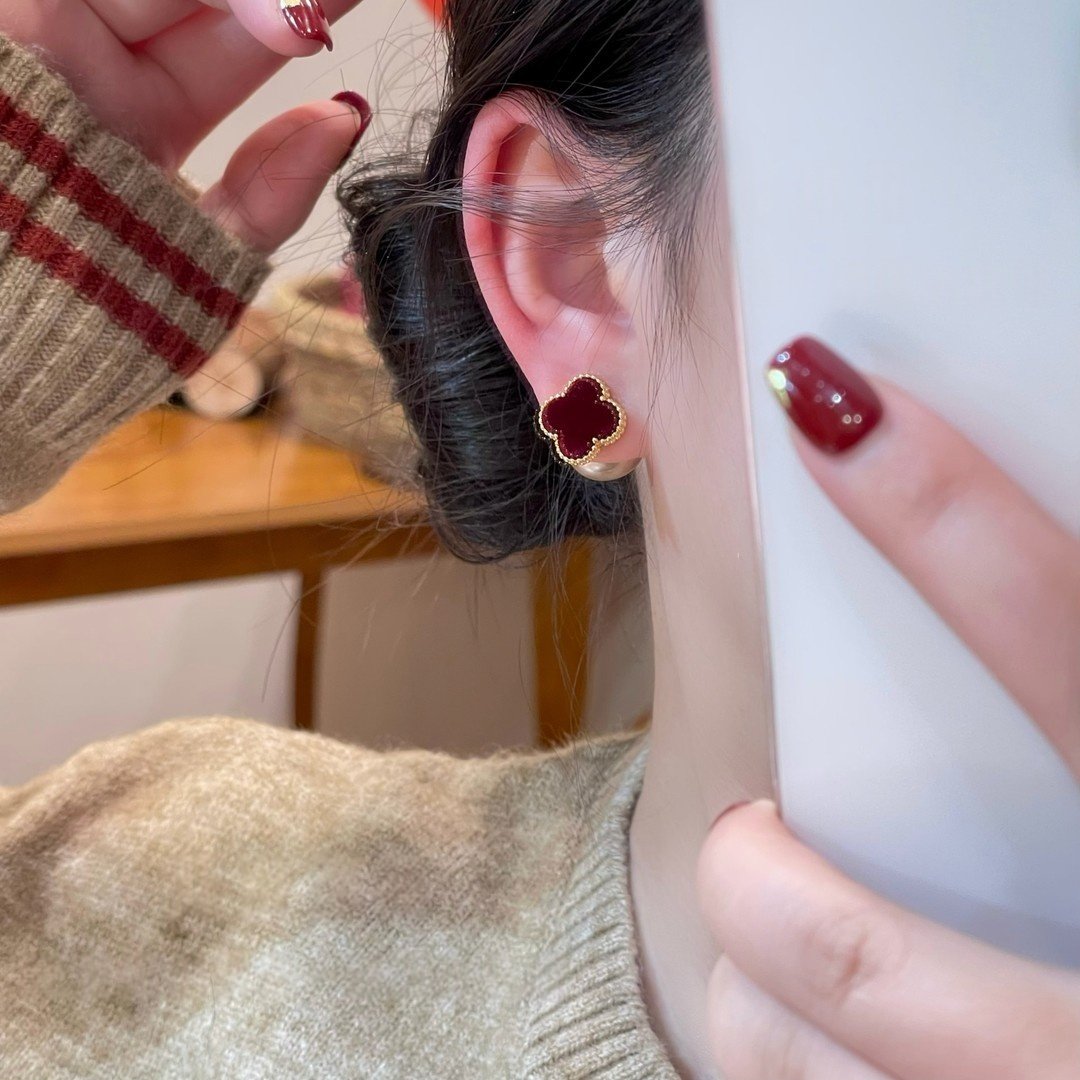 安克拉紅四葉草珍珠耳環