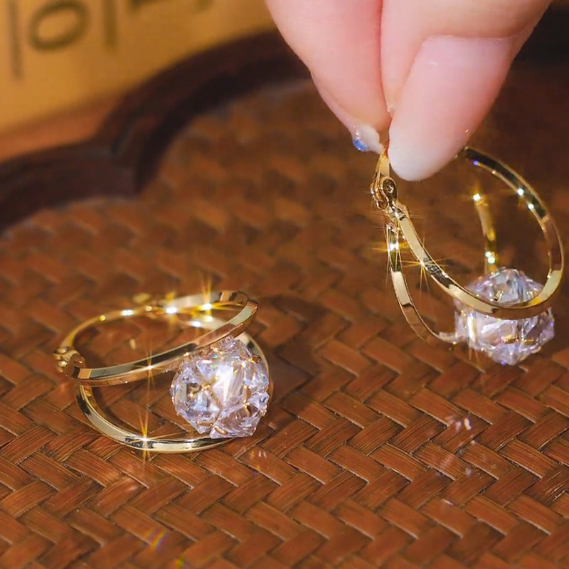 精緻鑽石圈圈耳環