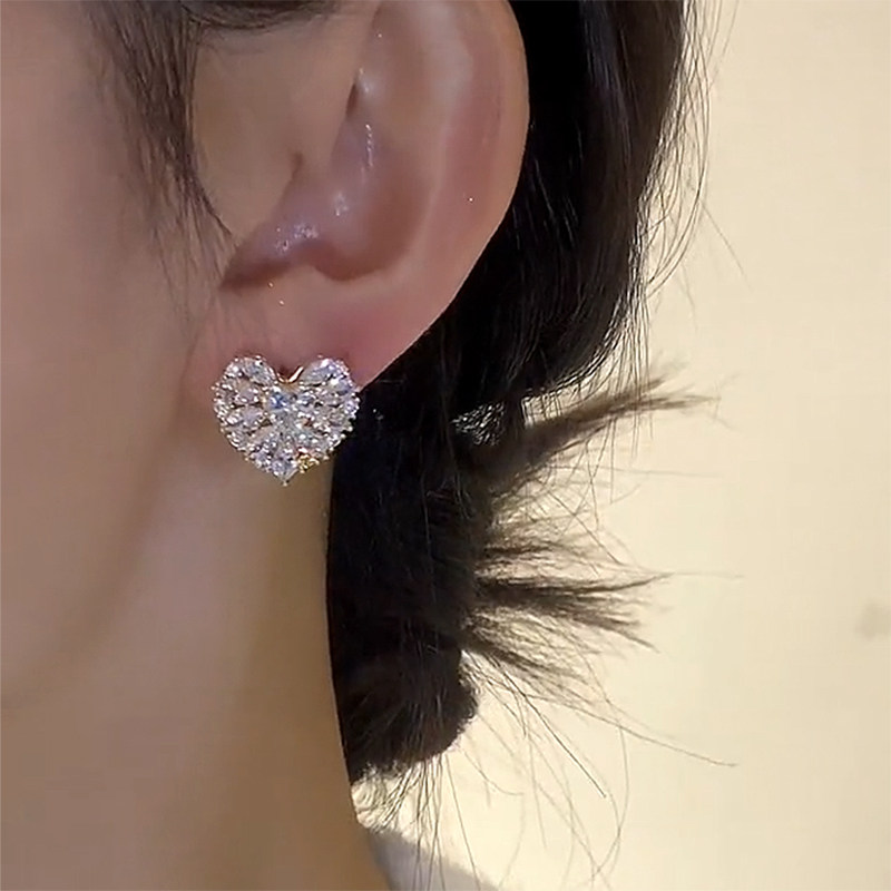 滿鑽愛心輕奢銀針耳環