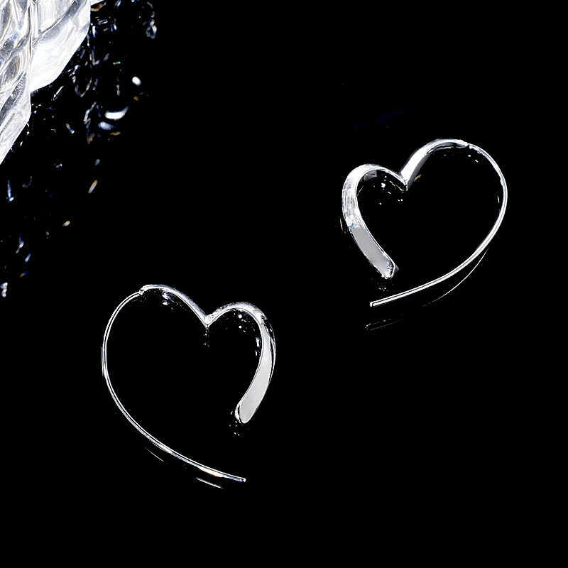 設計感金屬愛心耳環