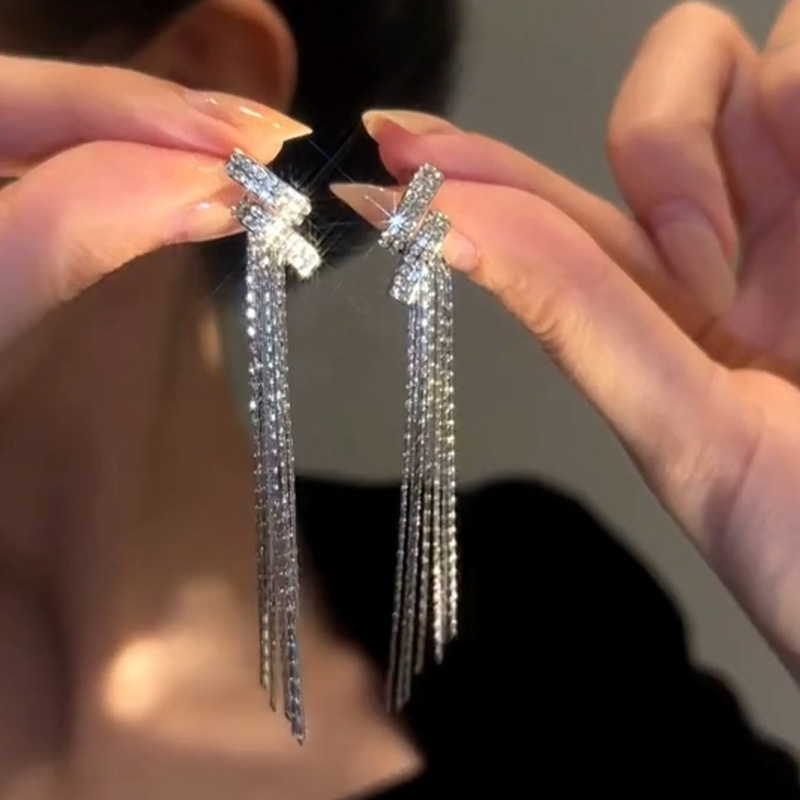 閃電銀色流蘇耳環
