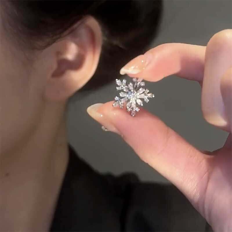 精緻小巧雪花耳骨夾耳環