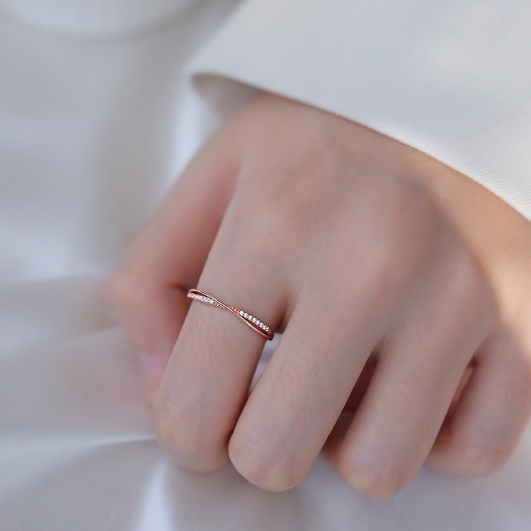 簡約線條交叉排鑽戒指