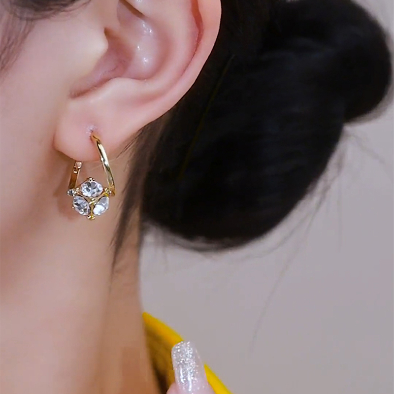 新款一克拉個性耳環