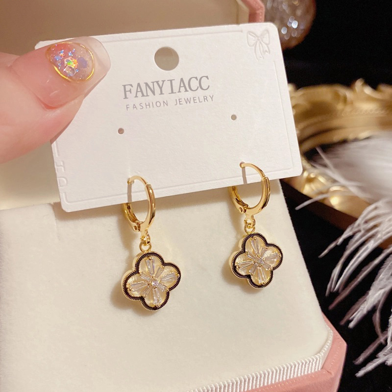 精緻四葉草時尚耳環  