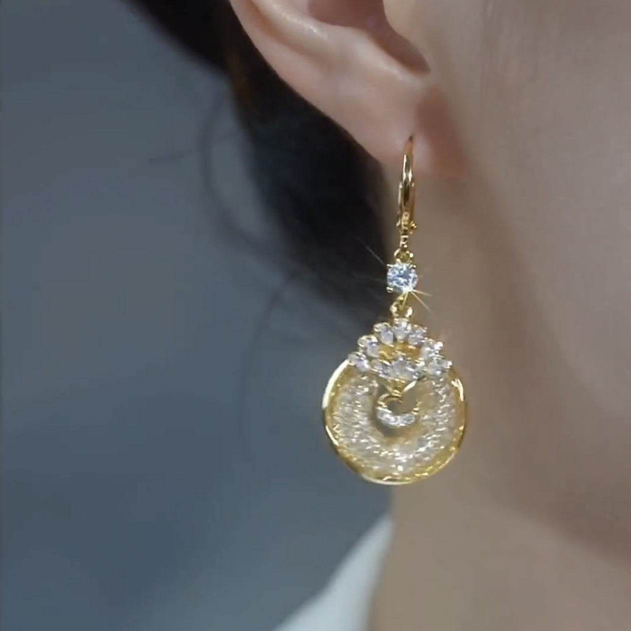 高級感鏤空網紗鋯石耳環