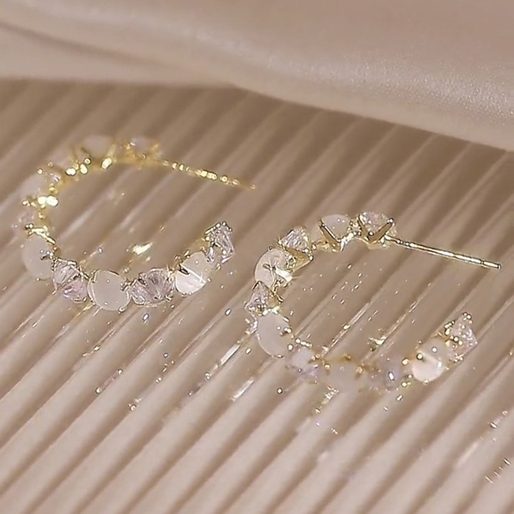 設計感閃鑽貓眼石耳圈