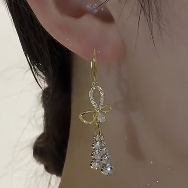 蝴蝶結鋯石耳環 