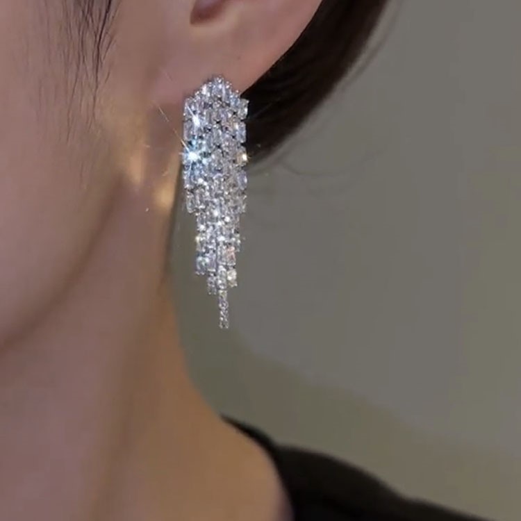 气质轻奢锆石流苏耳环