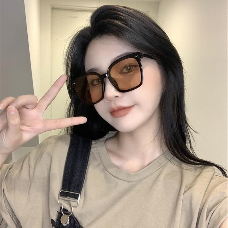   復古大黑框茶色方形顯脸墨鏡  （情侣同款）