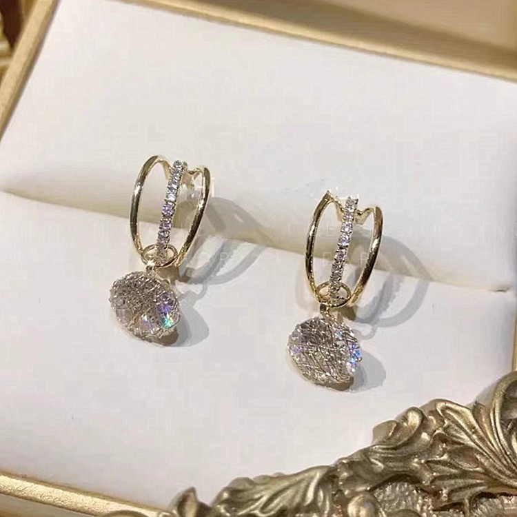 個性時尚立體鋯石耳環