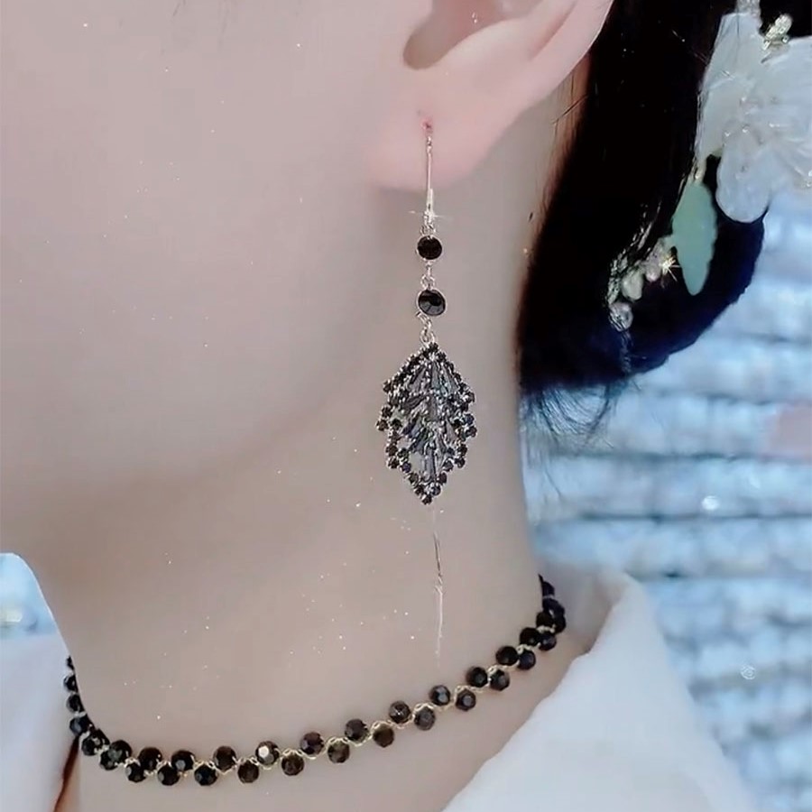 高級感黑鑽葉子耳環