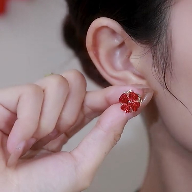 氣質紅色滿鑽旋轉四葉草