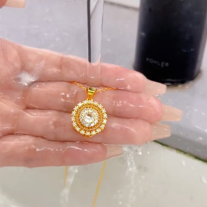 金色鑲鑽旋轉羅盤項錬