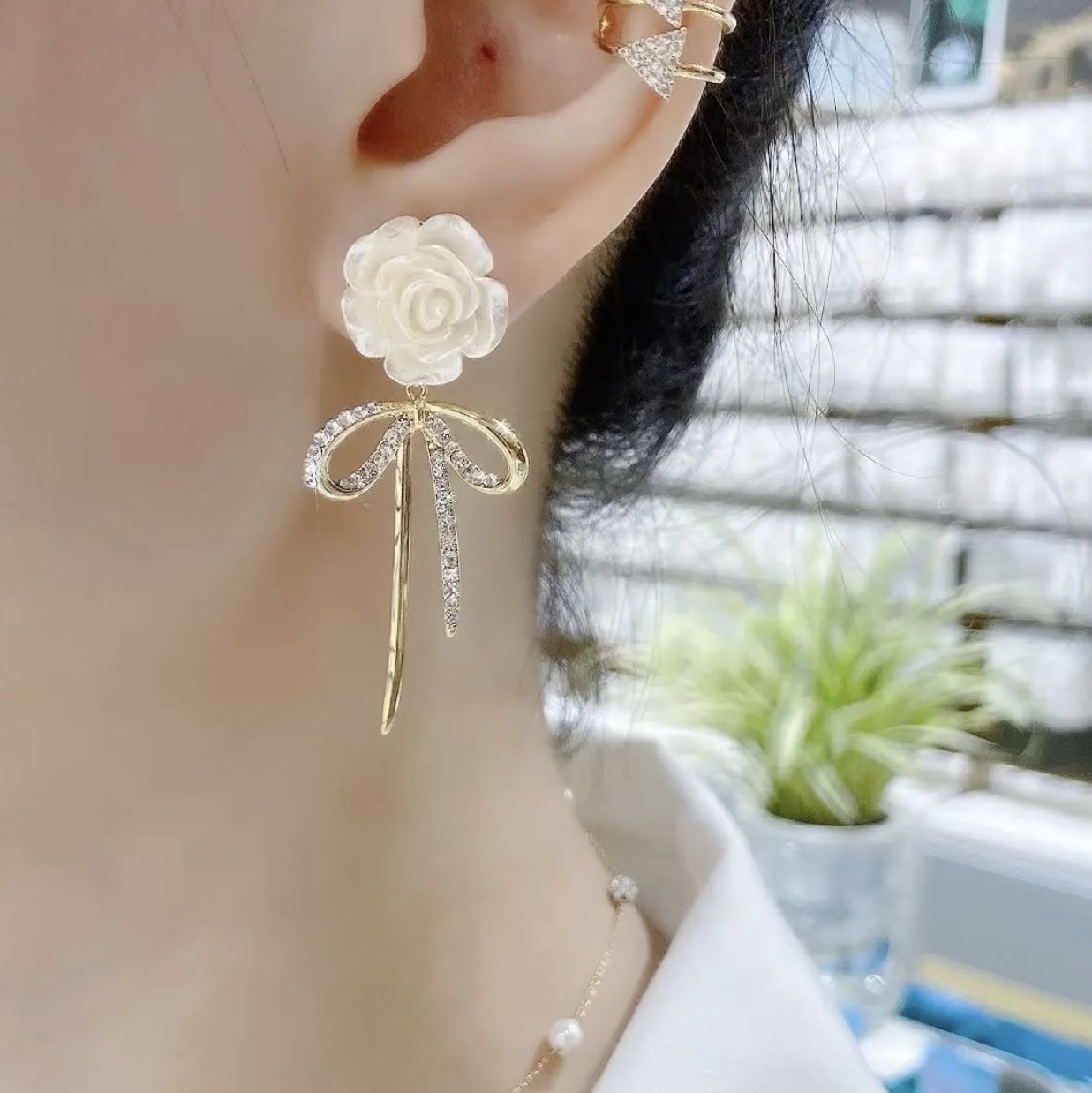 白色仙氣花朵耳環