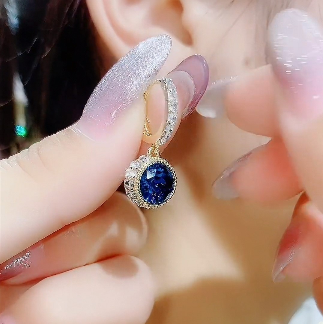 閃亮藍色鋯石耳環